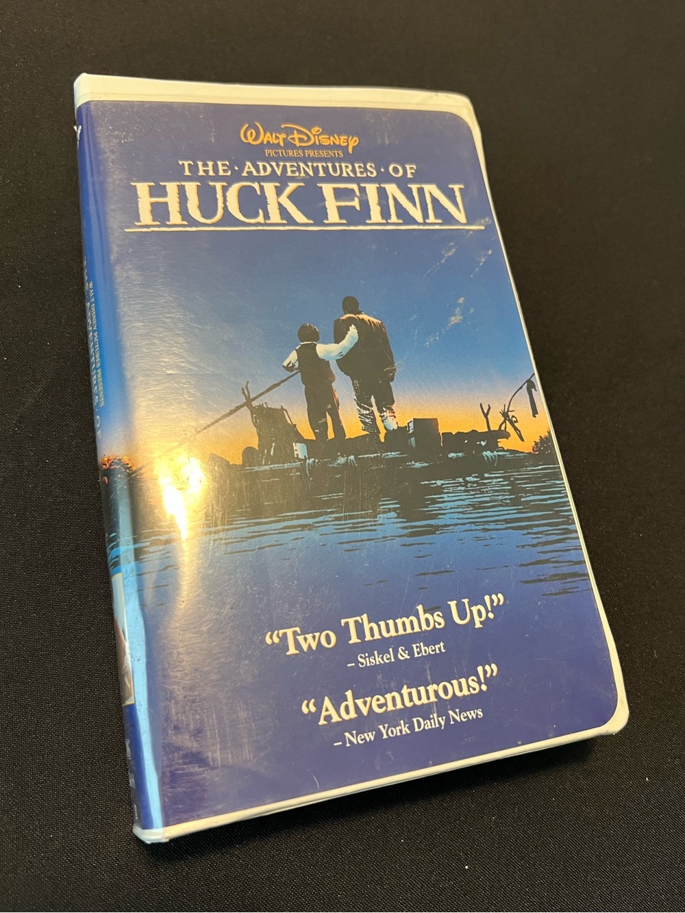 🌟 Walt Disney Pictures Presents: The Adventures of Huck Finn VHS 🌟